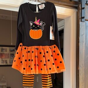 Size 5 Halloween long sleeve dress
Brand new
Never got cold enough to wear